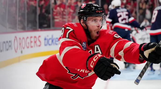 US and Canadian Hockey Stars Engage in Multiple Fights Within Seconds of 4 Nations Rivalry Opener After Anthem Boos