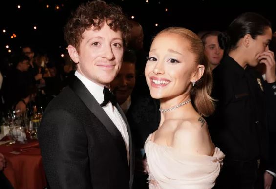 “Highlights from the 2025 SAG Awards: Jeremy Strong Leaves Early, Ariana Grande and Ethan Slater Make a Public Appearance Together”