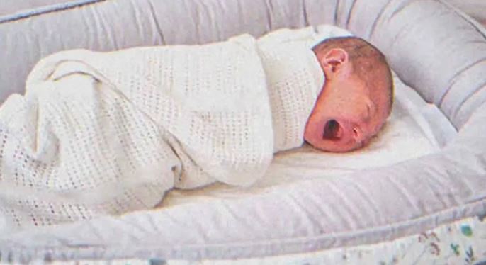 Newborn Baby Won’t Stop Crying All Day – Parents Discover Shocking Reason in His Crib