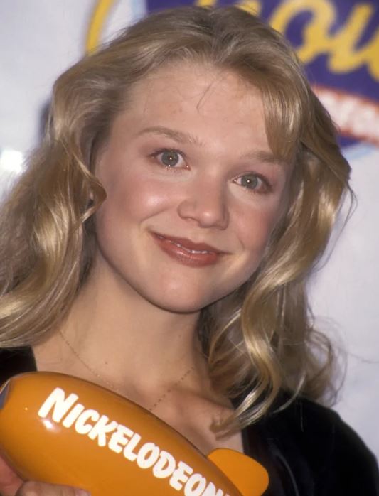 See How the 'Jurassic Park' Kids Look Now – 30 Years Later! (Photos) 4 Jurassic Park, Nostalgia, Child Actors, Ariana Richards, Joseph Mazzello, B.D. Wong, Film History, 30th Anniversary, Behind the Scenes, Dinosaurs, Hollywood, Movie Legacy, Pop Culture, Iconic Films, Transformation, Acting Journey, Fan Community, Steven Spielberg, Blockbuster Movies, Cinema Magic,