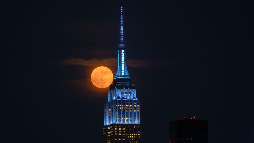 Strawberry Moon of June 2025: Rare Low Moon Lights the Sky