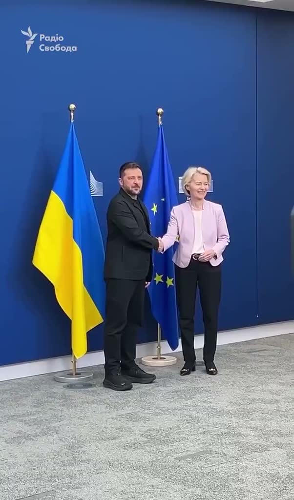 Zelensky’s New Shoes Add 6 cm Height and Stylish Jacket