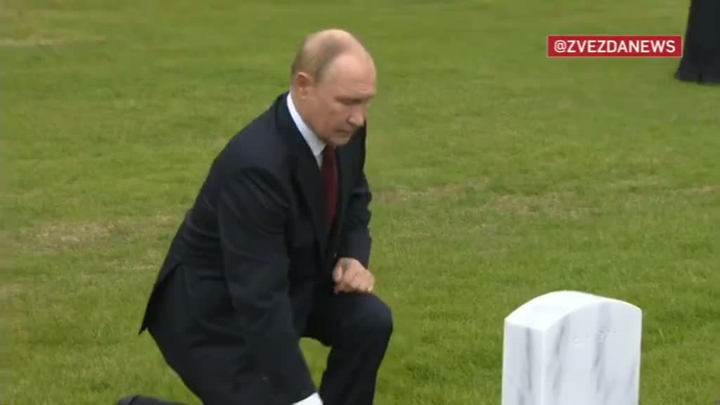 Putin Meets Trump in Alaska, Honors Soviet Pilots with Flowers and Orthodox Cross 2 Putin, Trump, Alaska summit, US Russia relations, Soviet pilots, World War II, Lend Lease, international politics, diplomacy, historical symbolism
