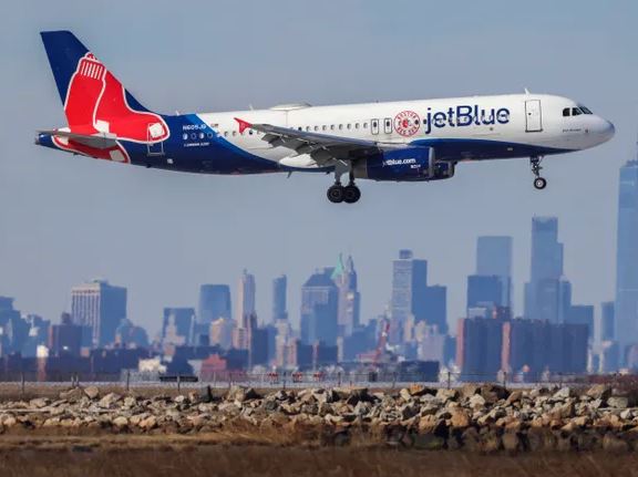 Why a United Airlines Mayday Isn't as Scary as It Sounds 3 United Airlines, Mayday, aviation safety, flight emergency, pilot training, air traffic control, Boeing 787, engine failure, fuel dumping, aircraft safety, flight procedures